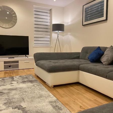 Amazing 2 Bed 2 Bath Private Apartment Watford  Luaran gambar