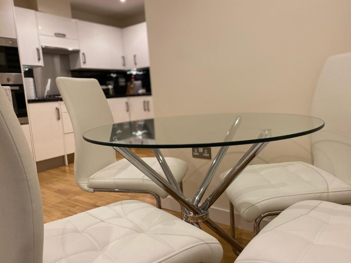 Amazing 2 Bed 2 Bath Private Apartment Watford  Luaran gambar