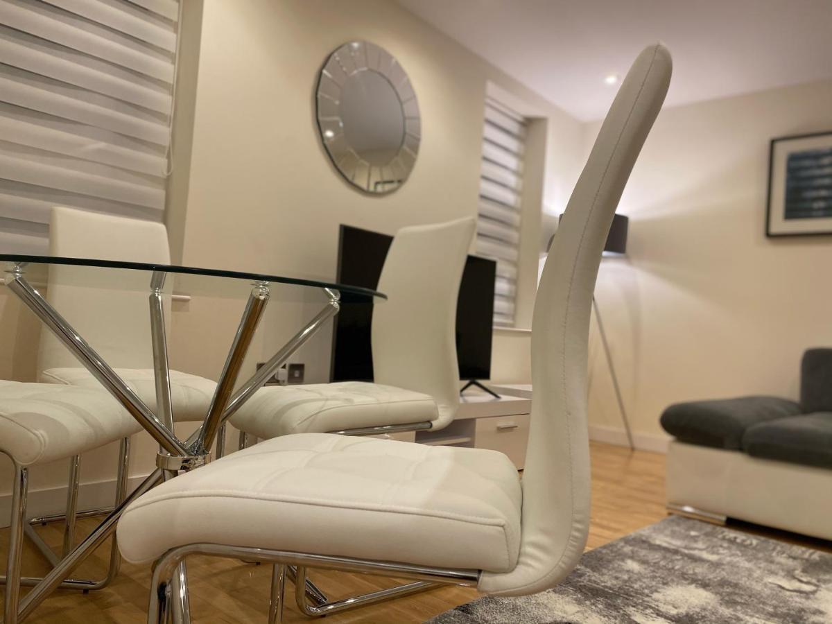 Amazing 2 Bed 2 Bath Private Apartment Watford  Luaran gambar